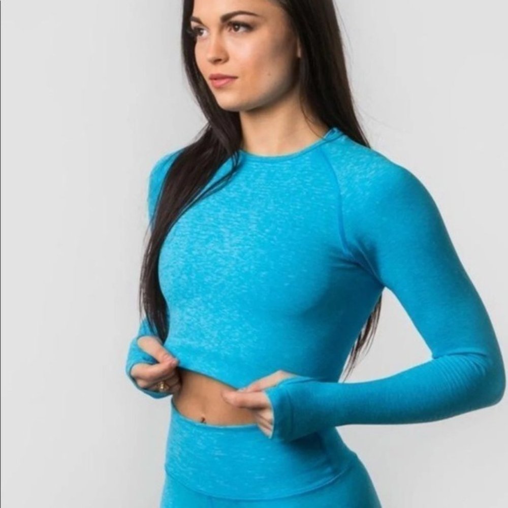 Alphalete Revival Long Sleeve Crop - Cayman Blue